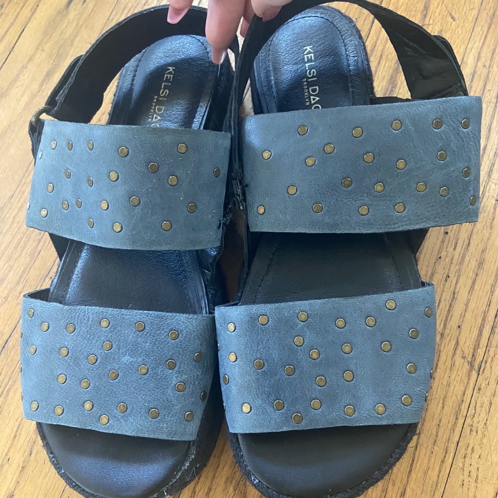 Kelsi Dagger studded platform sandals 7 NWOT